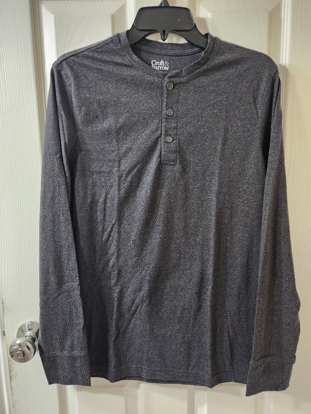croft & barrow Men’s Long-Sleeve Henley in Charcoal Gray